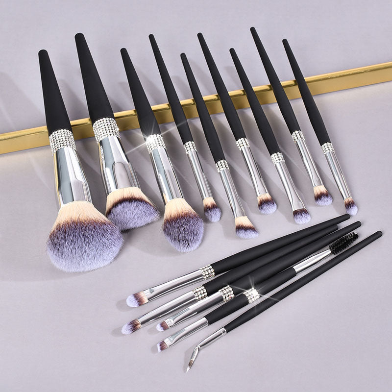 Classic Makeup Brushes Set with a Quilted Bag